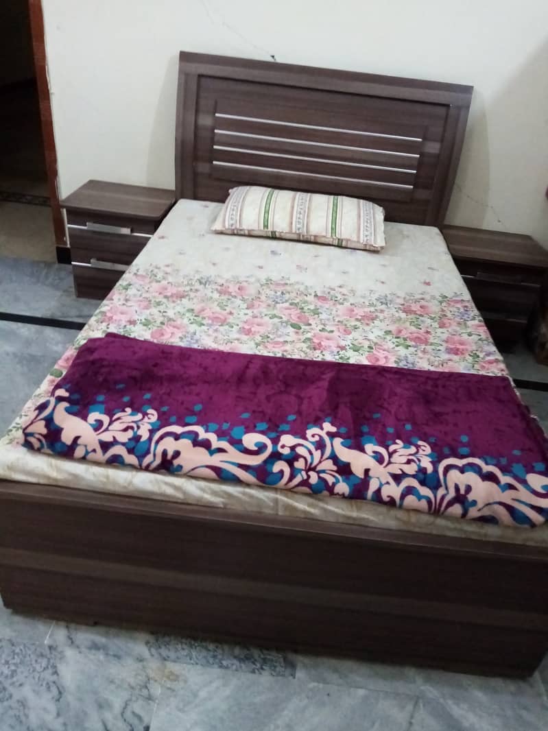 Queen size bedroom set with 10 inch Dimond Supreme Foam for sale. 5