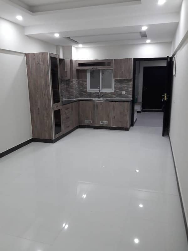 1 bed room unfurnished apartment available for rent in capital residencia 1