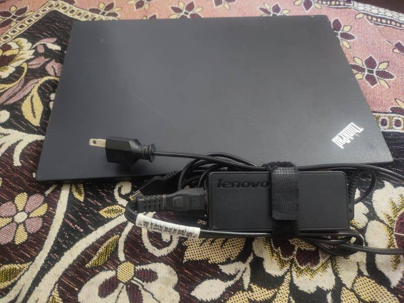 Lenovo Thinkpad T470 with original charger 1