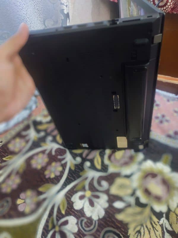 Lenovo Thinkpad T470 with original charger 2