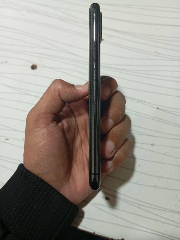 iphone 64 gb non pta condition 10/9 5