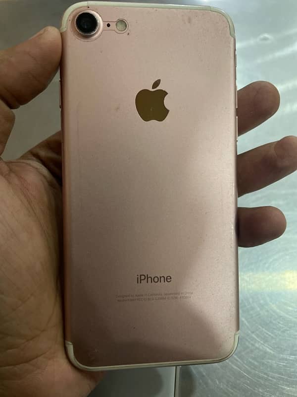 iPhone 7 pta approved 128gb with hand free and charger 1