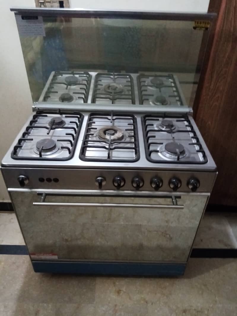 Good condition Cooking Range with Oven for sale. 2