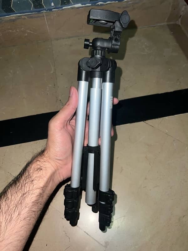 tripod available 0