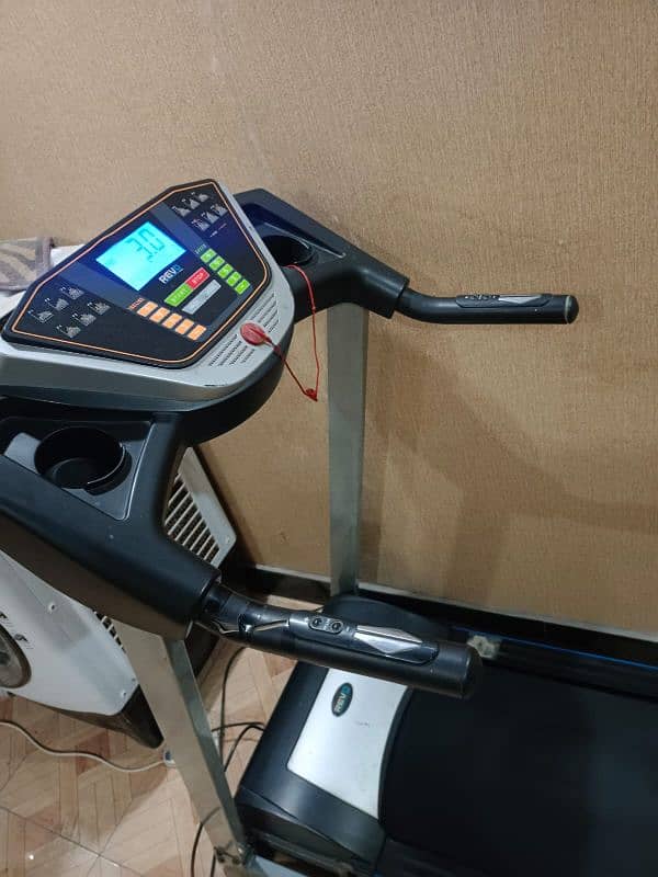 Revo Treadmill 1