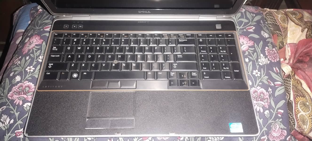 Dell Latitude E6520 0