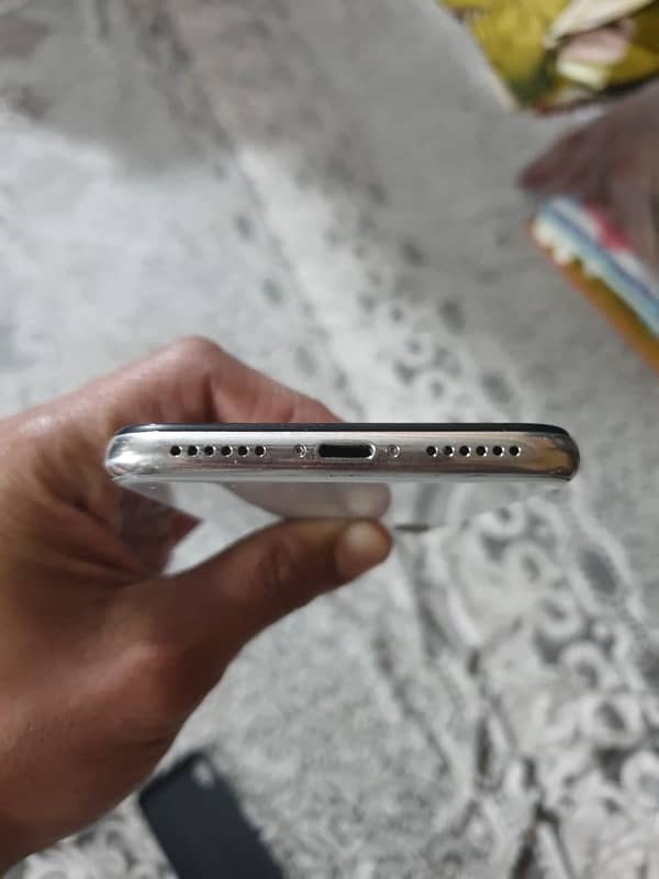 iPhone X 256 jb factory unlock 3