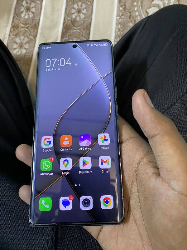 Tecno Spark 20 Pro Plus. Contact (03156079629) 5