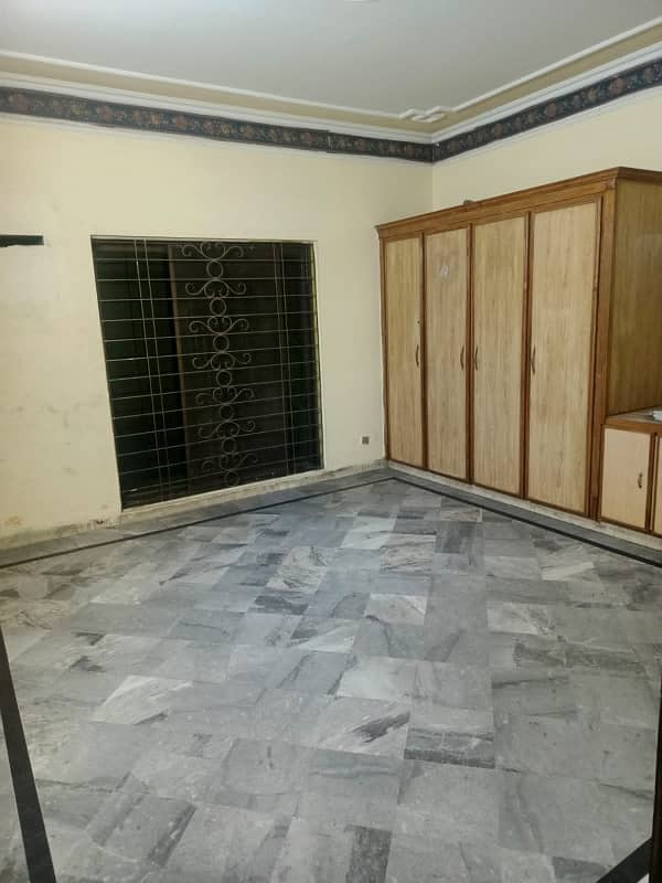 1 Kanal Corner Upper Portion And Basement Available For Rent Silent Office And Family In Johar Town Near Allah Hoo Chowk 4