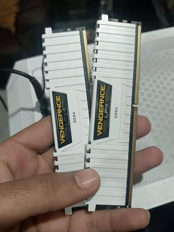 16 GB Corsair vengeance Ddr 4 gaming ram 0