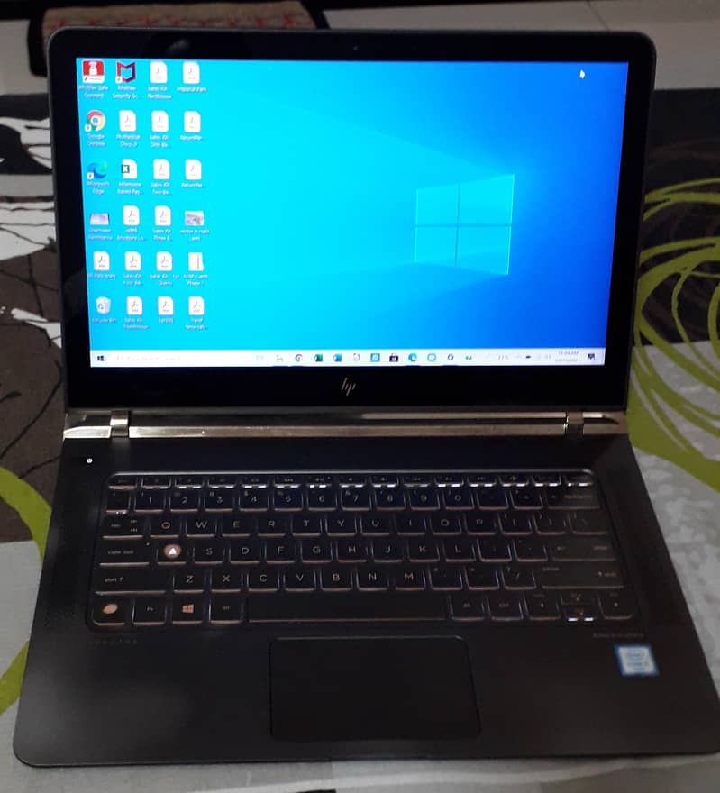 Ultra Slim Laptop hp spectre notebook i7 8GB Ram 250GB Memory 1