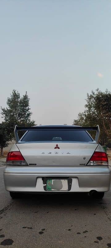 Mitsubishi Lancer 2004 3