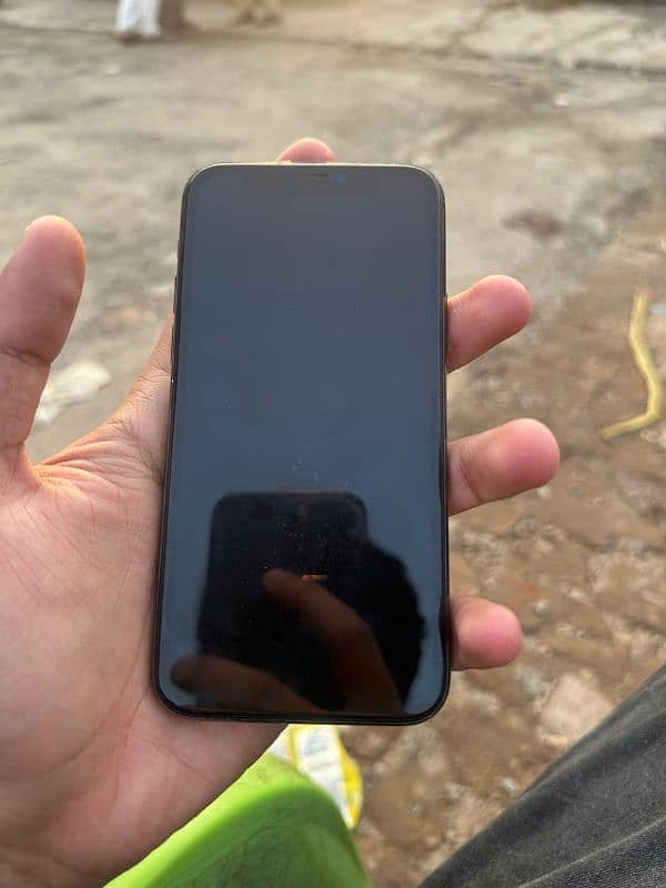 iphone 11 pro 4