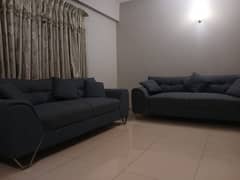 Stylish & Comfortable Sofa Set In Exellent Condition.