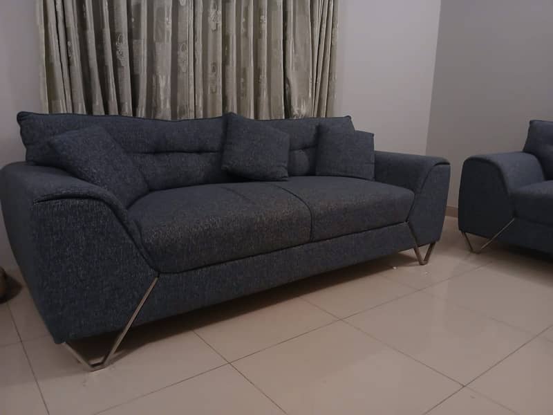 Stylish & Comfortable Sofa Set In Exellent Condition. 1