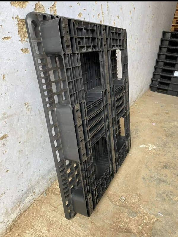 Plastic Pallets | New & used pallets | Industrial Storage Pallet stock 18