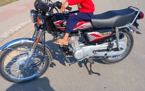 BLACK HONDA 125 NEET & CLEAN