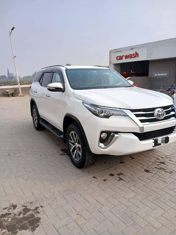 Toyota Fortuner 2017 1