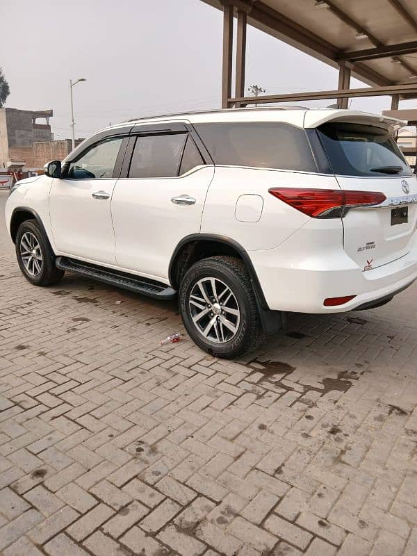 Toyota Fortuner 2017 3