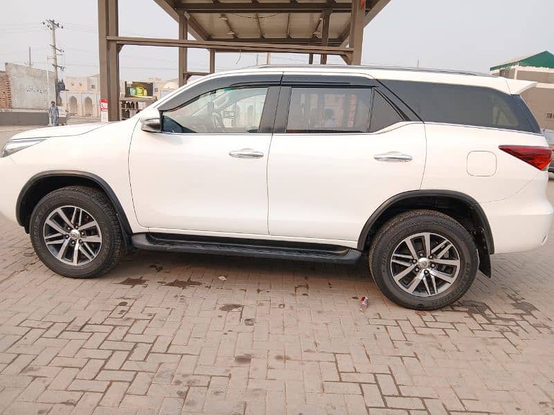 Toyota Fortuner 2017 10