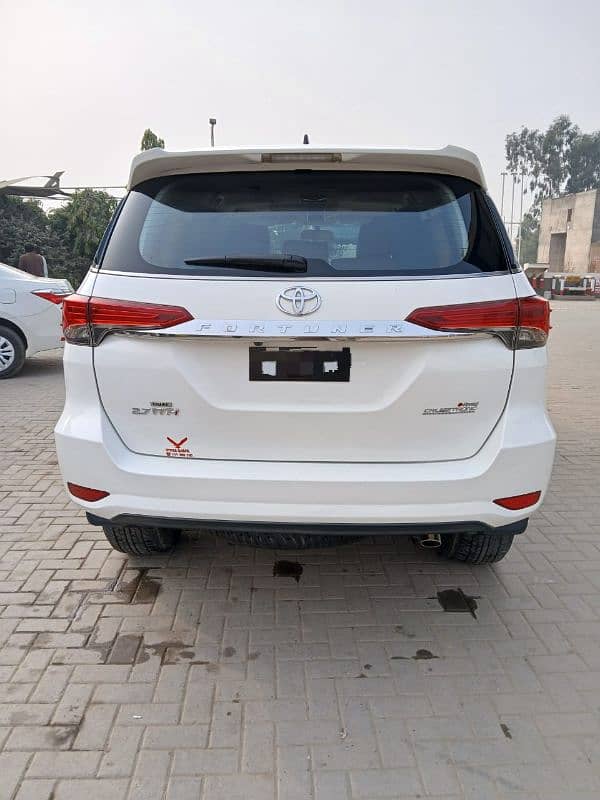 Toyota Fortuner 2017 12