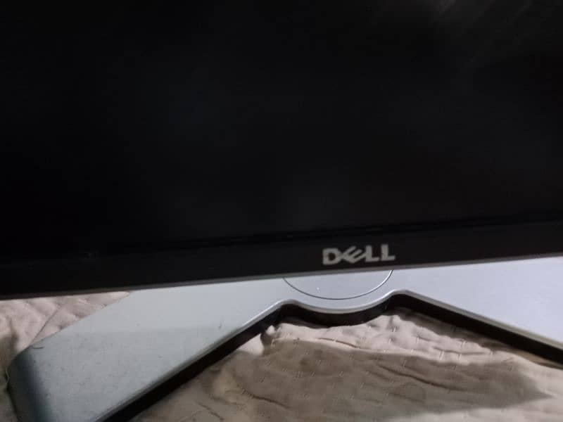 selling my pc . use ha bilkul axcha chal raha ha 2gb lagi hui ha 2