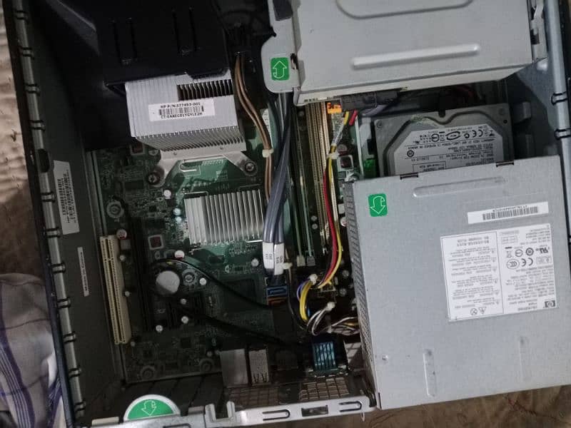 selling my pc . use ha bilkul axcha chal raha ha 2gb lagi hui ha 3