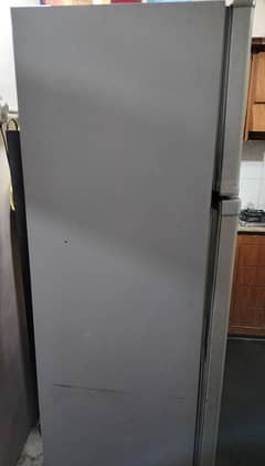 Dawlance fridge Medium size