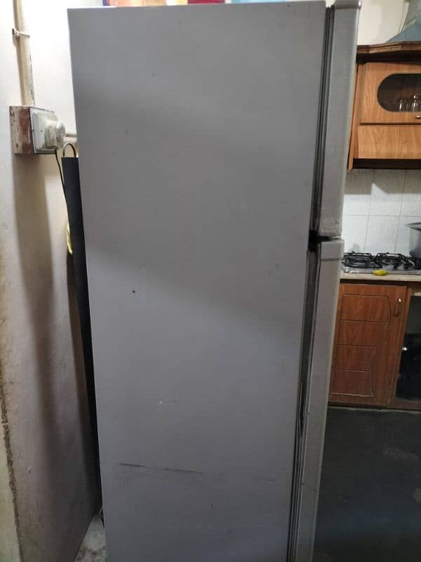 Dawlance fridge Medium size 1