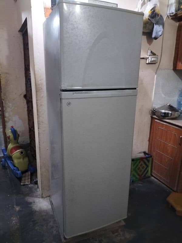 Dawlance fridge Medium size 2