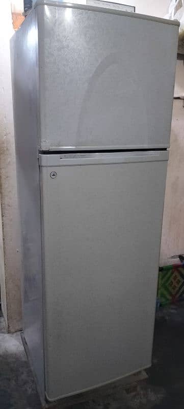 Dawlance fridge Medium size 3