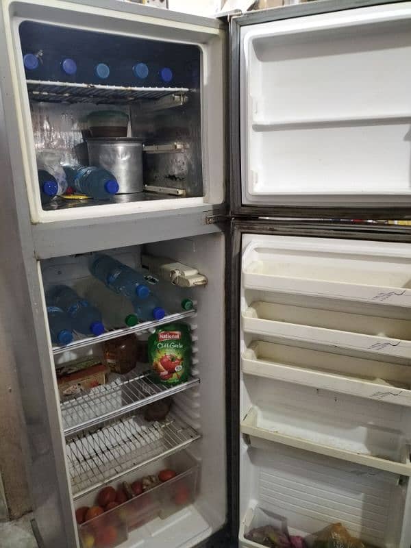 Dawlance fridge Medium size 4