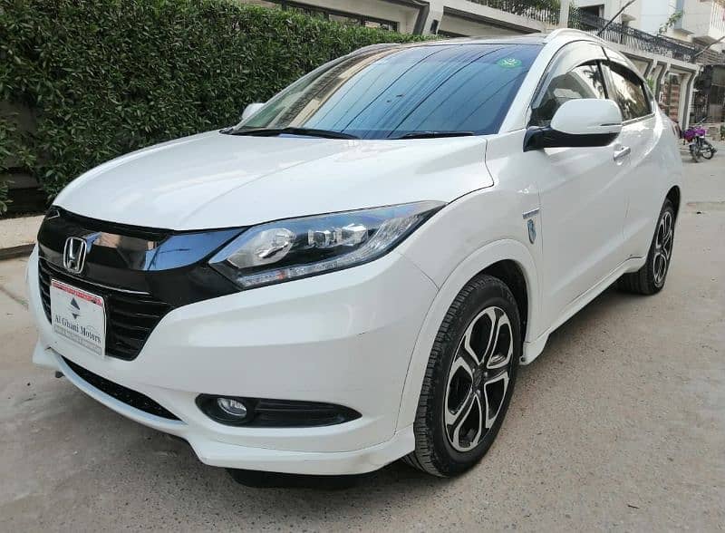 HONDA VEZEL HYBRID Z PACKAGE (WHITE INTERIOR) 2