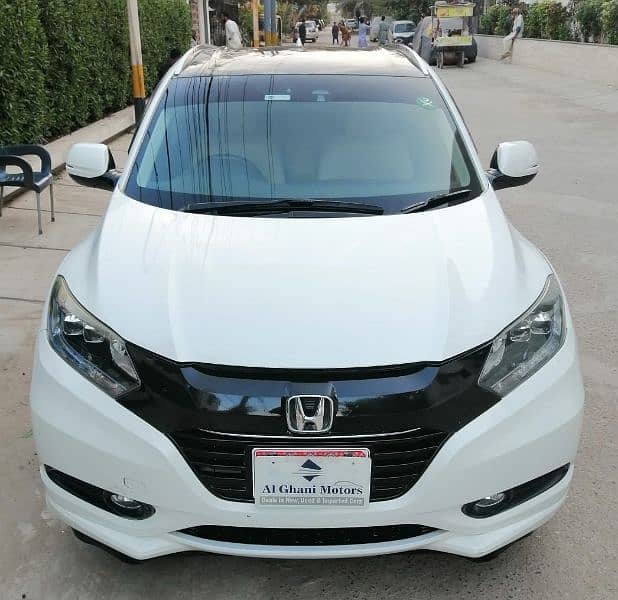 HONDA VEZEL HYBRID Z PACKAGE (WHITE INTERIOR) 3