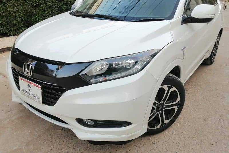 HONDA VEZEL HYBRID Z PACKAGE (WHITE INTERIOR) 4