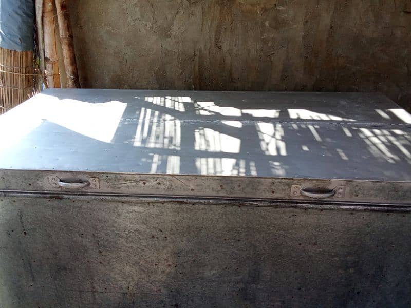 6foot Double Door Paiti Trunk Available for sale in very Cheap Rates 14