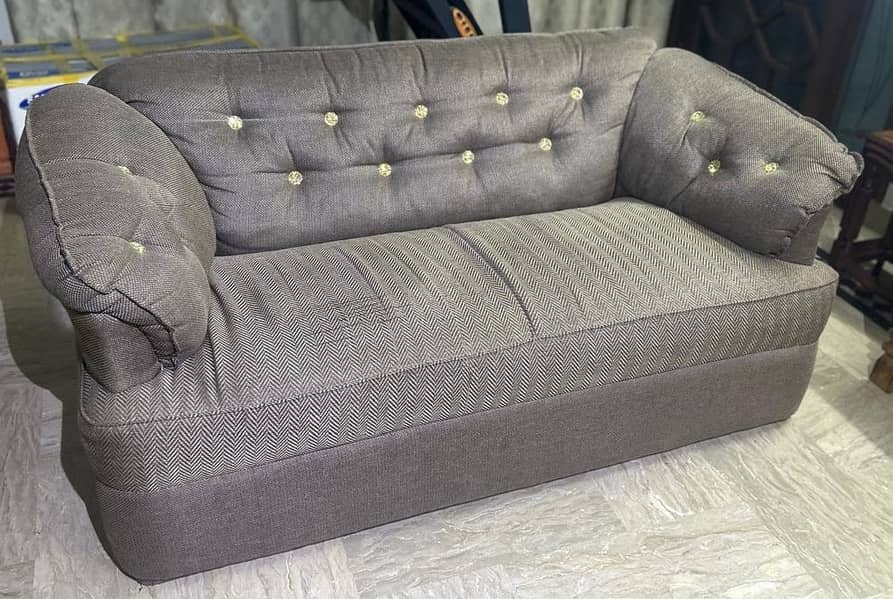 Luxury Sofa Set { 6 seater } 3