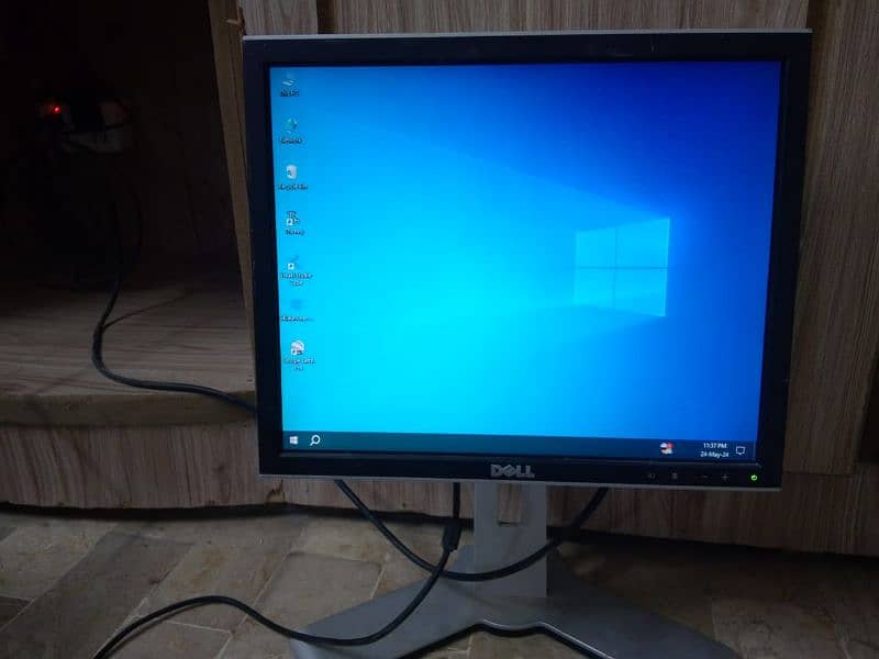 i5-4590S Lenovo Desktops + Cables and 17'inch LCD Urgent Sales 8