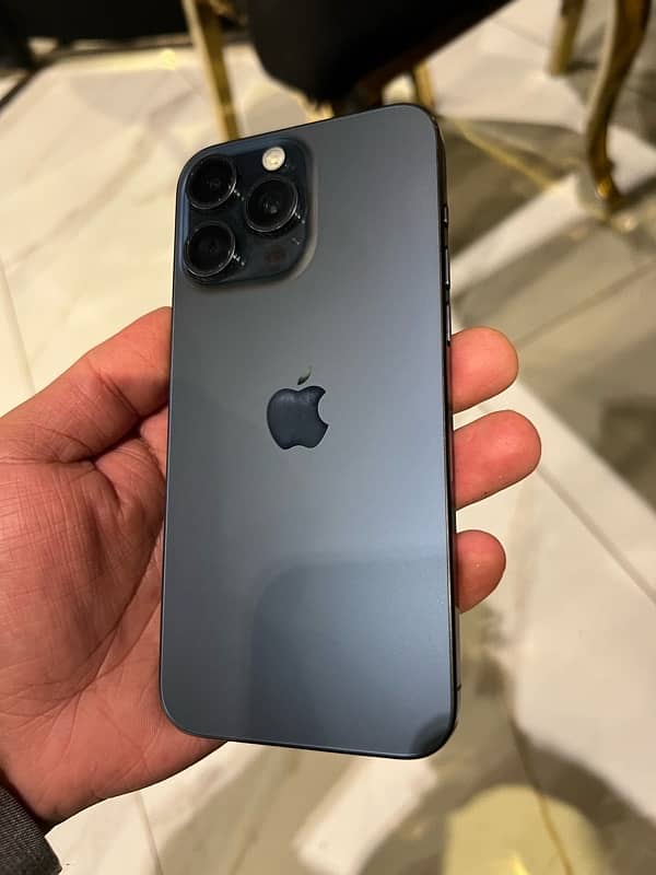 Apple Iphone 15 Pro Max 2