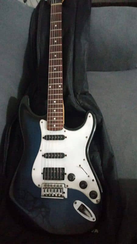 Electric Guitar Stratocaster with guitar cover/bag 1