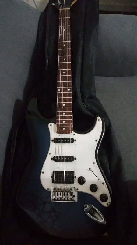 Electric Guitar Stratocaster with guitar cover/bag 2