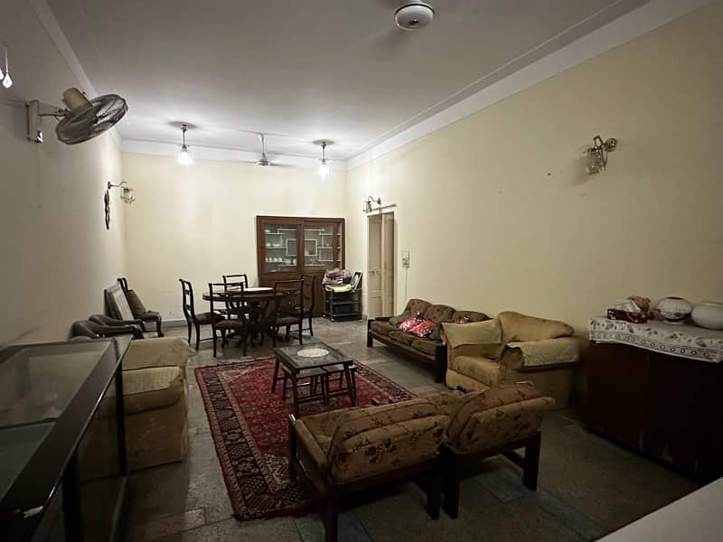 1 Kanal House for Sale in Shadman Colony, Lahore – Prime Location! 3