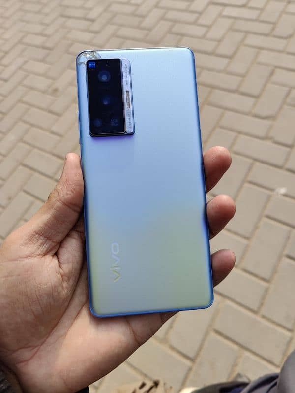 Vivo x70 pro 5g 1