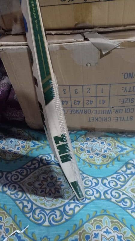 mb malik bat available 3