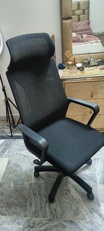 Office chaire, just like new 2