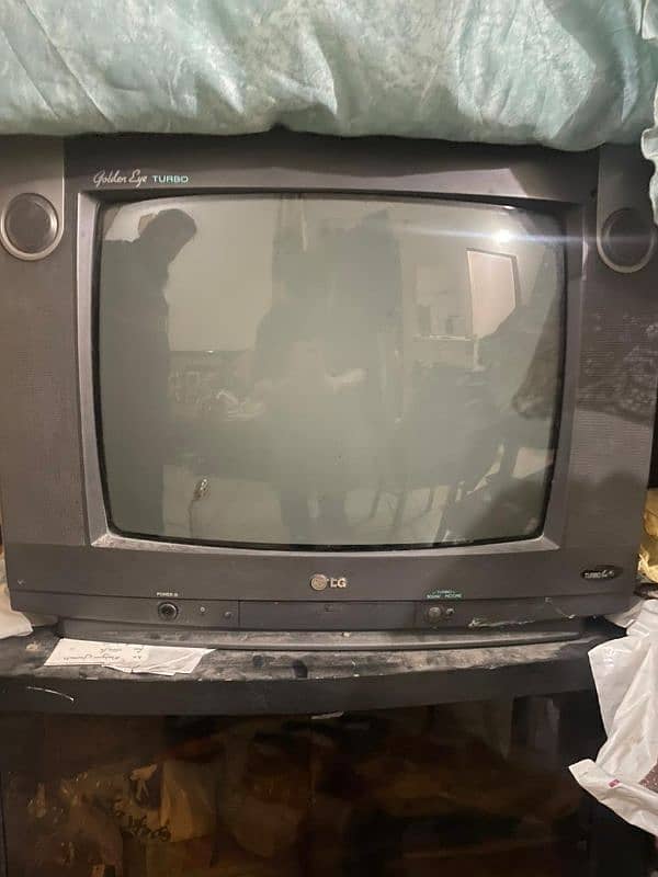 TV LG 2000 Model Good Condition 0