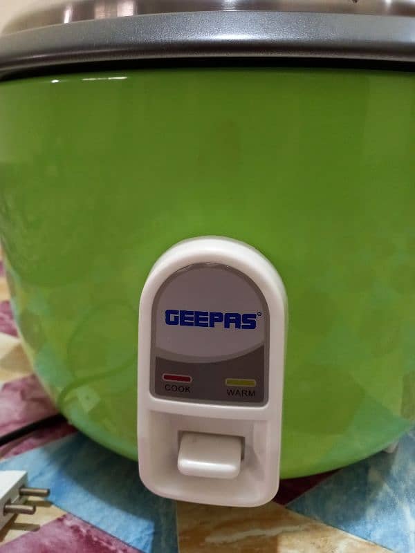 Geepas Original 4 litre Rice maker 3