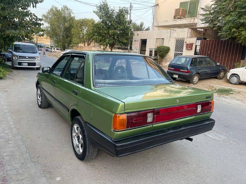 Nissan Sunny 1988 3