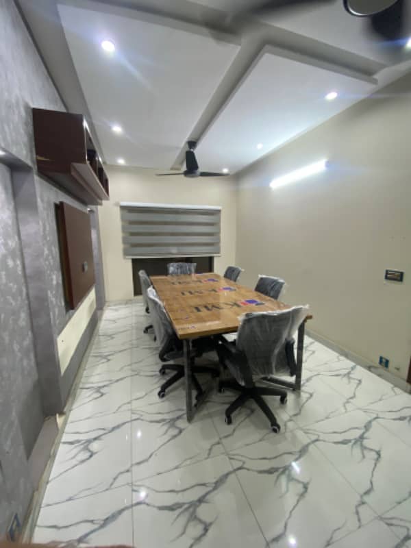 1000 Ft Furnished Office With All Setup Office For 3