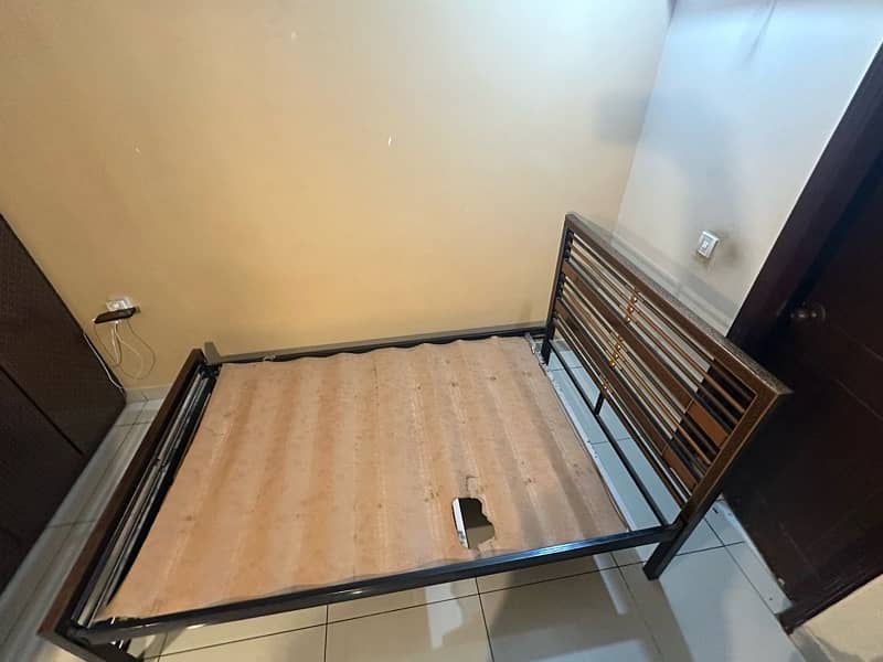 Single iron bed 1